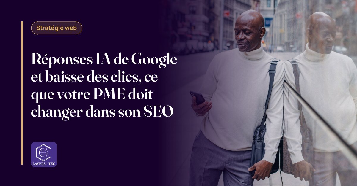 Une entrepreneuse africaine consulte des résultats de recherche sur son téléphone dans sa boutique.